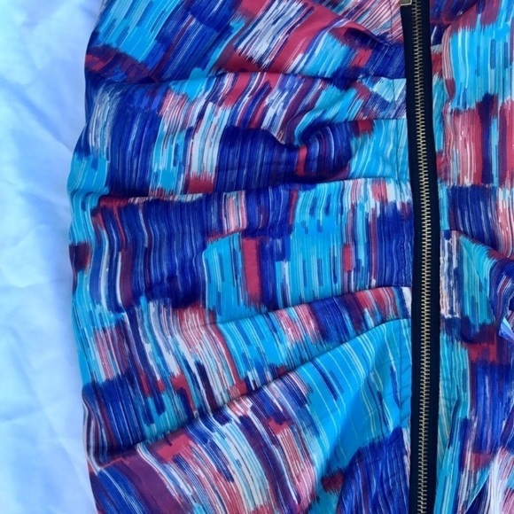 Abstract brushstroke zippered skirt - Picture 3 of 10
